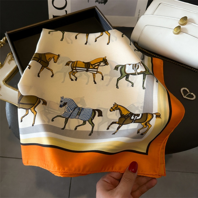 Luxury Brand 2026 Horse Print  - Women Accessories Brands recension och pris