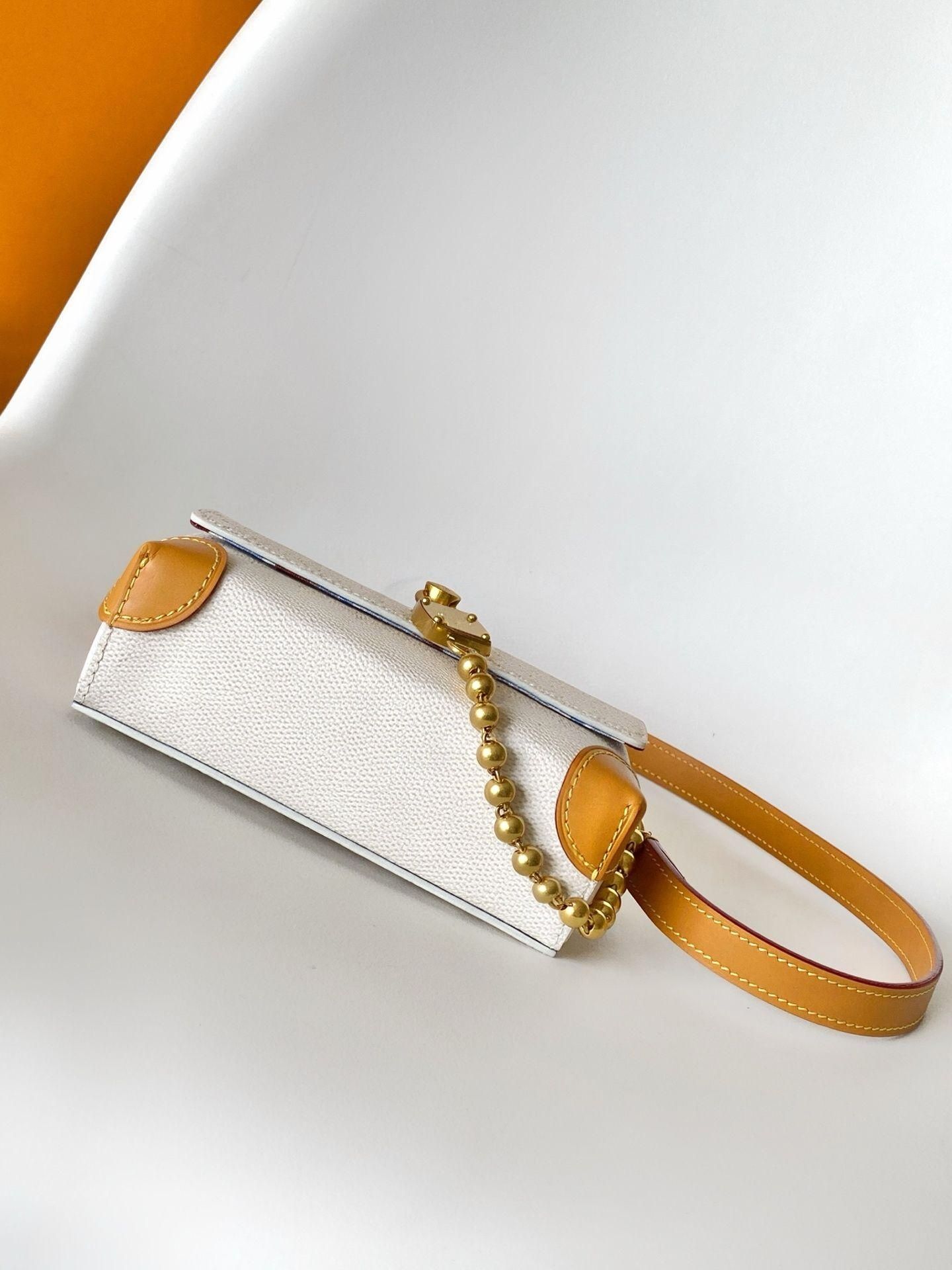 Exquisite‑workmanship Designer - Women Accessories Shop Design recension och pris